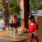 Mobil-home Spacieux Avec Terrasse - 4 Pers. - Api-1-52-2147 مكان تخييم Grayan-et-l'Hopital