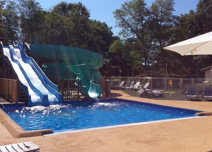 Campsite Mobil-home Spacieux Avec Terrasse - 4 Pers. - Api-1-52-2147 *