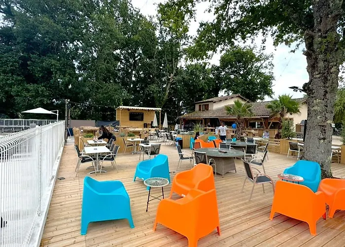 Campsite Mobil-home Spacieux Avec Terrasse - 4 Pers. - Api-1-52-2147 *