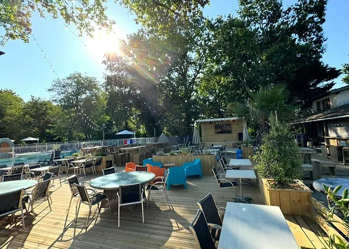 Campsite Mobil-home Spacieux Avec Terrasse - 4 Pers. - Api-1-52-2147